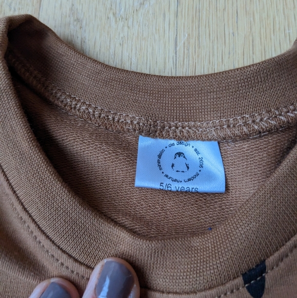 Ole designs modern pullover with spots in cinnamon brown size 5/6 - Picture 3 of 9